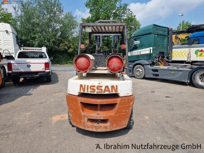 Nissan BF 03-40  4t Stapler