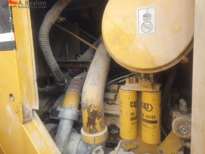 CAT 990  Zustand gut, Video vorhandenohne Ketten!!, fertig zur Verladung