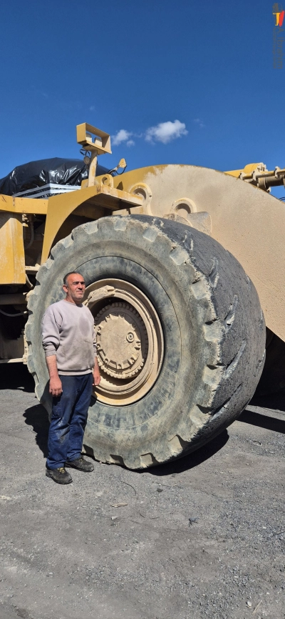 CAT 990  Zustand gut, Video vorhandenohne Ketten!!, fertig zur Verladung