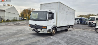 Mercedes-Benz 817 Möbelkoffer