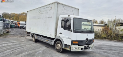 Mercedes-Benz 817 Möbelkoffer