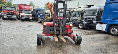ANDERE Moffett  4 Wege Stapler 20.4einsatzbereit 3 Stck. vorhanden