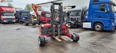 ANDERE Moffett  4 Wege Stapler 20.4einsatzbereit 3 Stck. vorhanden