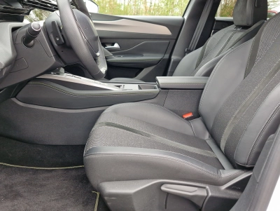 Peugeot 308 SW BlueHDI 130 GT AT LED Navi Kamera PDC Keyless ToterWinkel Alu18