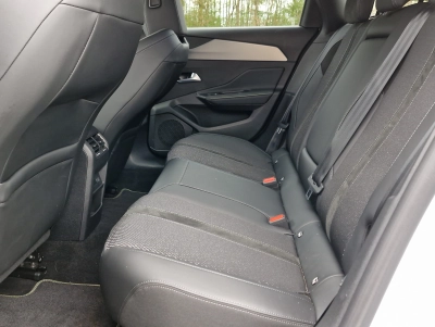 Peugeot 308 SW BlueHDI 130 GT AT LED Navi Kamera PDC Keyless ToterWinkel Alu18