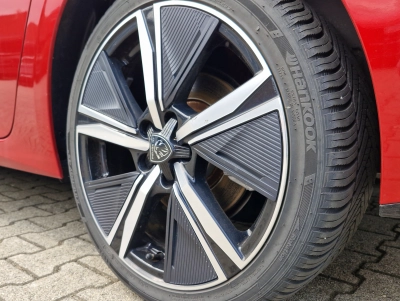 Peugeot 308 SW PHEV 225 e-AT GT LED Navi Kamera Sound Keyless ToterWinkel Alu 18
