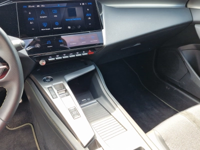 Peugeot 308 SW PHEV 225 e-AT GT LED Navi Kamera Sound Keyless ToterWinkel Alu 18