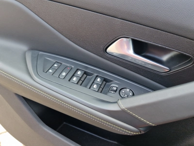 Peugeot 308 SW PHEV 225 e-AT GT LED Navi Kamera Sound Keyless ToterWinkel Alu 18