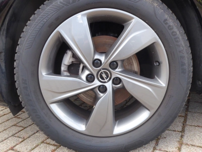 Opel Grandland 1.2 Turbo GS-Line LED Navi Kamera 360 Keyless SHZ elektr. Heckklappe