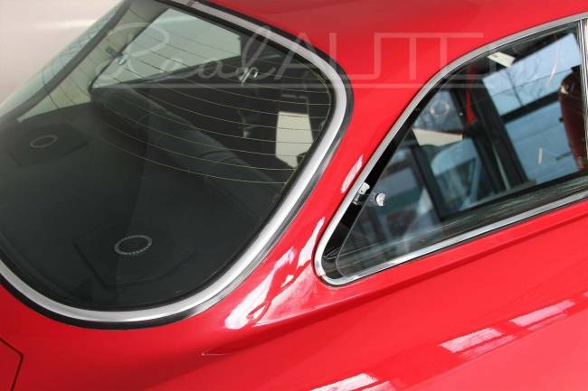 Alfa Romeo GT 2000 Bertone