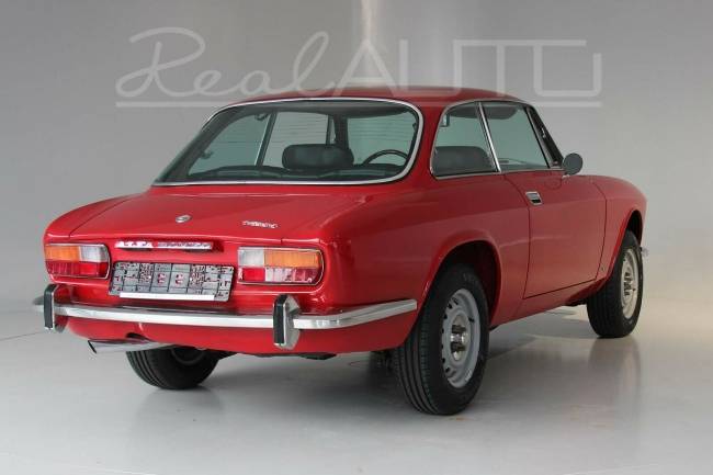 Alfa Romeo GT 2000 Bertone