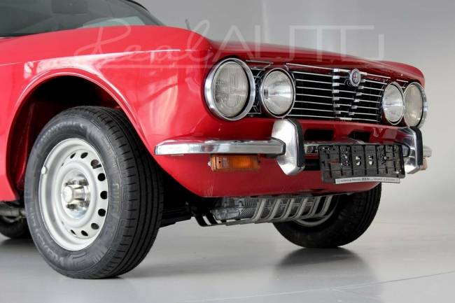 Alfa Romeo GT 2000 Bertone
