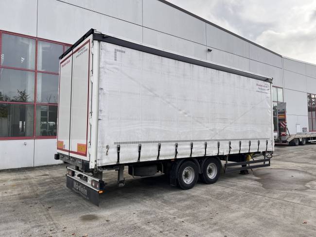 Möslein TPW 105 D Schwebheim 10 t GG Tandem- Planen Anhänger vorn zum Durchladen