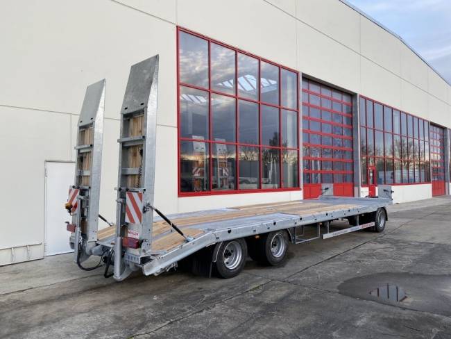Möslein T 3-8,20 P VB H1 Blatt 3 Achs Tieflader mit gerader Ladefläche 8,10 m, Neufahrzeug
