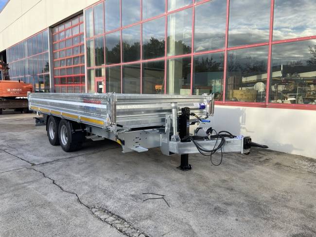 Möslein TTD 11 Breite Reifen 4,5 m Kipper Tieflader, Breite Reifen, 4,5 m lang
-- Neufahrzeug --