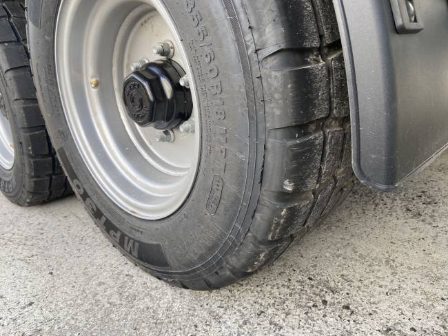 Möslein TTD 11 Breite Reifen 4,5 m Kipper Tieflader, Breite Reifen, 4,5 m lang
-- Neufahrzeug --