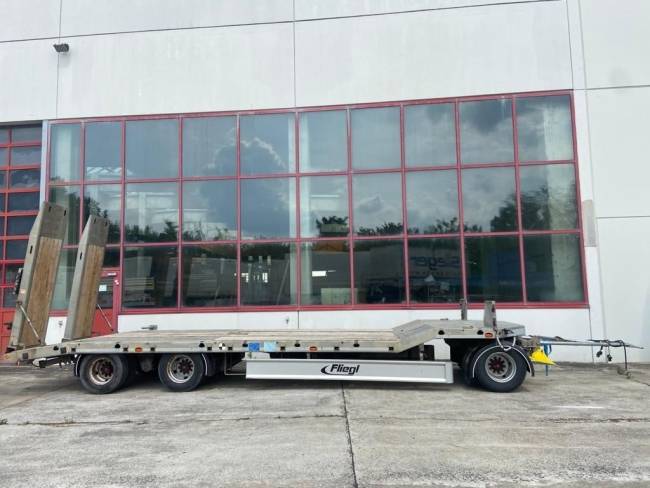 FLIEGL DTS 300 3 Achs Tiefladeranhänger