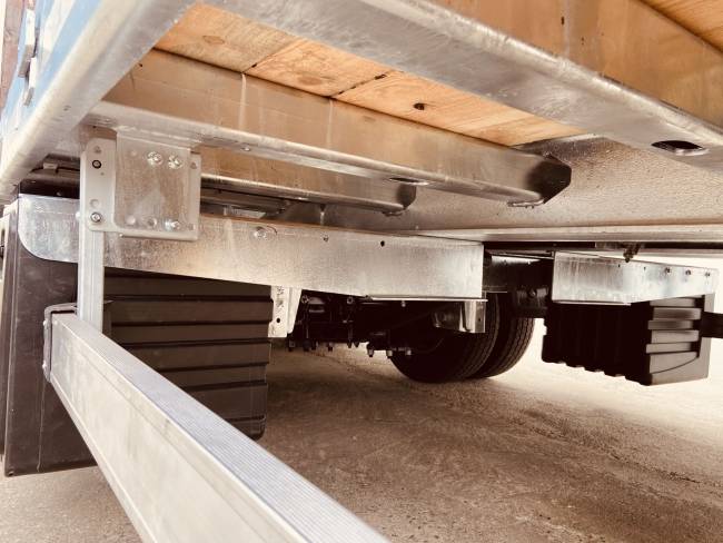 Möslein TT 31 F 31 t GG Tridem- Tieflader 3 Achs, gelenkt
Neufahrzeug